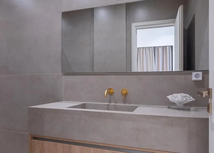 Luxury In Simplicity , Nature's Touch , Mezzanine Lägenhet *