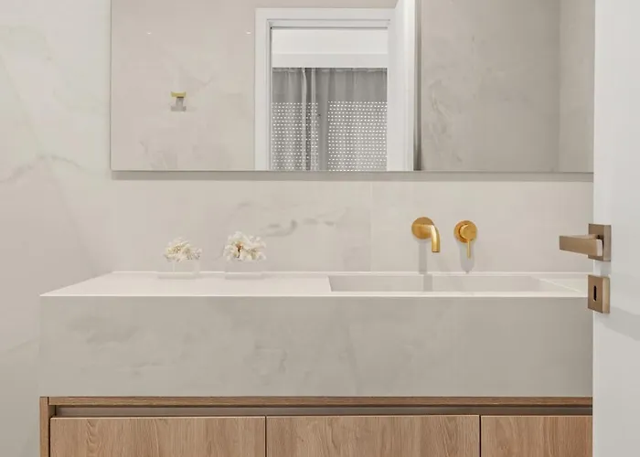 Luxury In Simplicity , Nature's Touch , Mezzanine Lägenhet