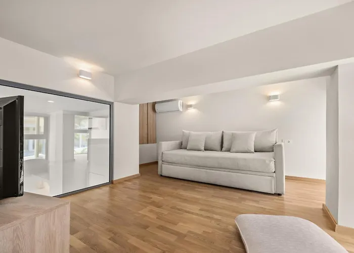 Luxury In Simplicity , Nature's Touch , Mezzanine Lägenhet